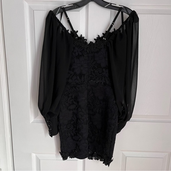 BCBG MAXAZRIA BLACK LACE MINI COCKTAIL DRESS - Picture 12 of 15
